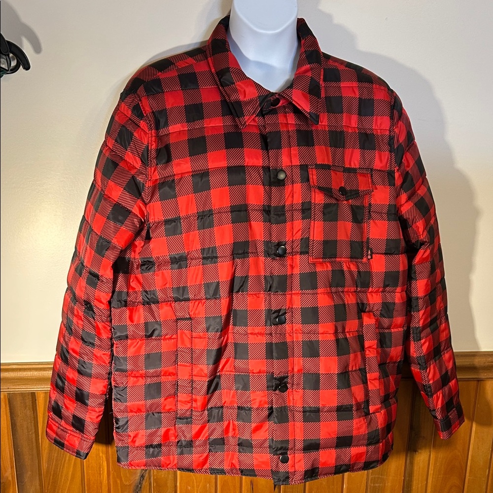 Bass Coat Men’s Red and Black Plaid Puffer Jacket. Size XL